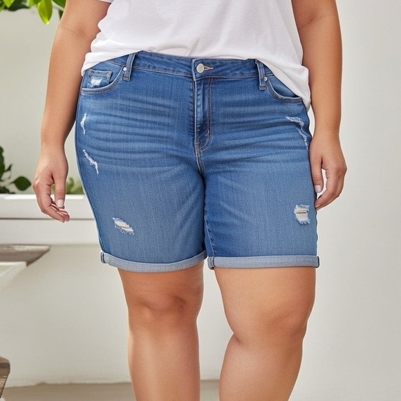 Levi's Pants - Levi’s Classic Mid-Length Denim Shorts Size 20W NWT Distressed Medium Wash
